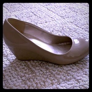 Nude Wedges